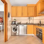 Ocean Getaway - Private Parking In The Center Of Apartment *