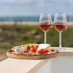 Apartment Ocean Getaway - Private Parking In The Center Of