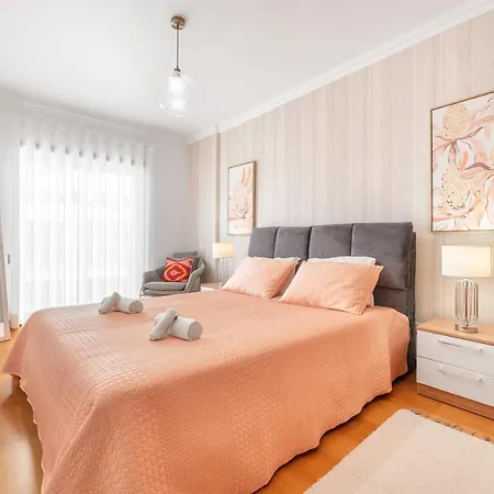 Ocean Getaway - No Coracao Do Carnaval Da Nazare * Nazaré