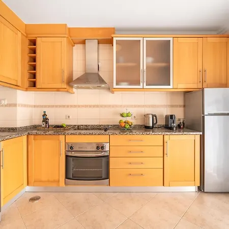 Ocean Getaway - Private Parking In The Center Of Nazare