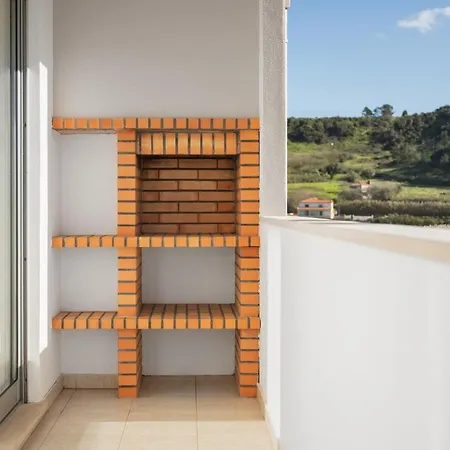Ocean Getaway - Private Parking In The Center Of Apartmán Nazaré